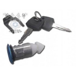 TRAVA TAMPA LATERAL ESQUERDA TITAN2000 C/ CHAVE